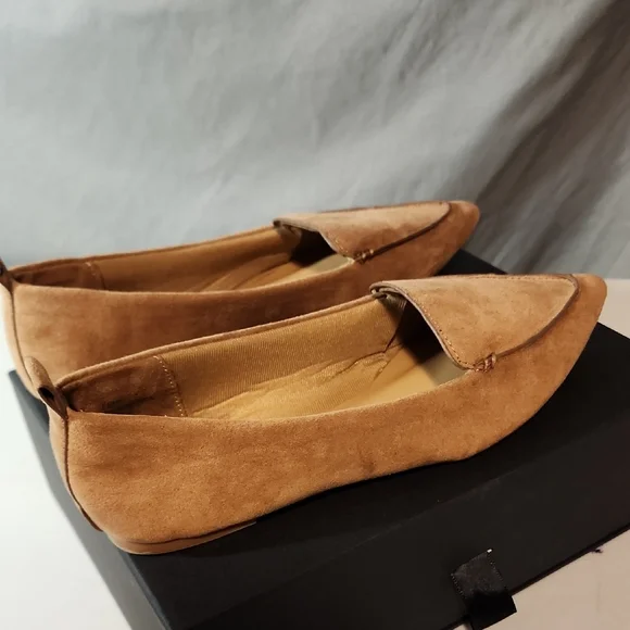 Lulu's NWOT Tan Leather Flats Slip-On Loafers - Picture 4 of 8